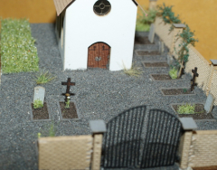 Friedhofsmauer mit Tor